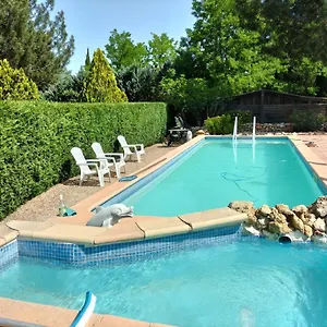 https://le-clos-des-cigales-les-lauriers-roses.fr-provencehotel.com